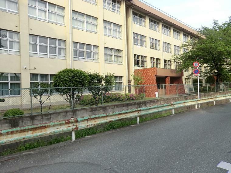 中学校 多摩辺中学校
