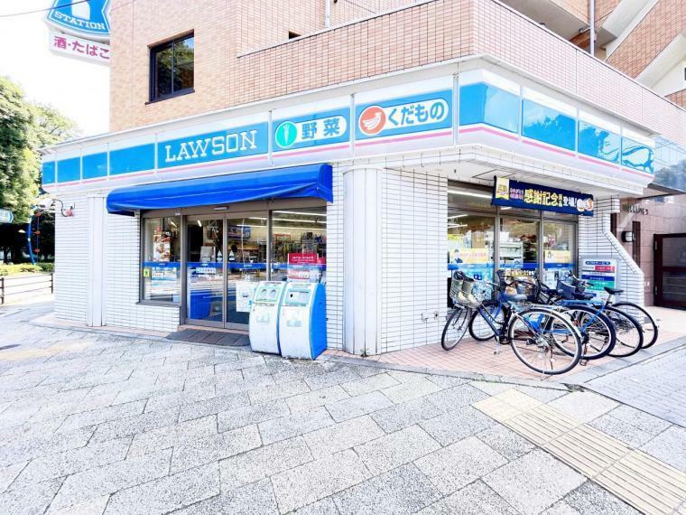 コンビニ ローソン晴見町3丁目店まで約175m（徒歩3分）