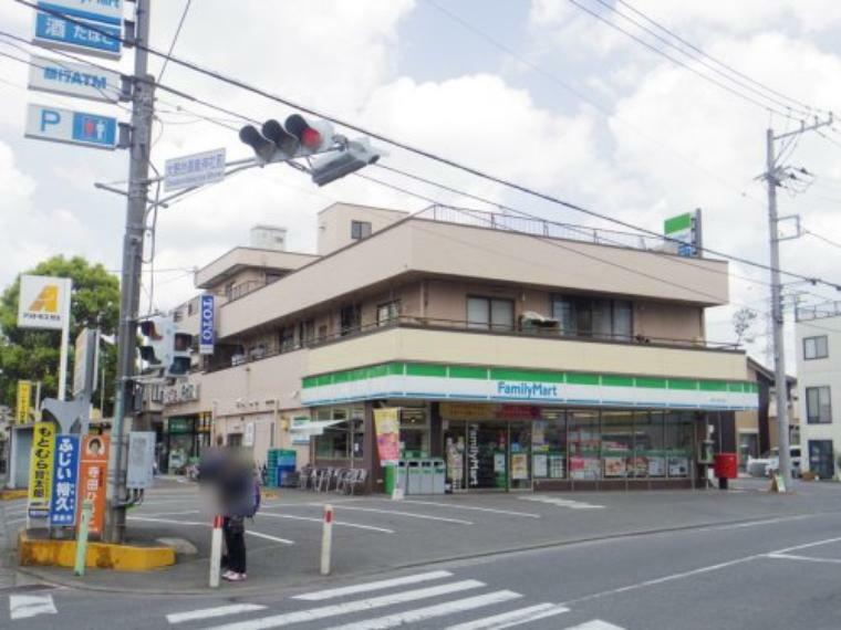 コンビニ 【コンビニエンスストア】ファミリーマート 細谷大野台店まで528m