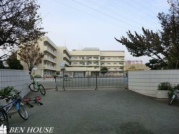 横浜市立瀬戸ケ谷小学校 徒歩7分。教育施設が近くに整った、子育て世帯も安心の住環境です。（約550m）