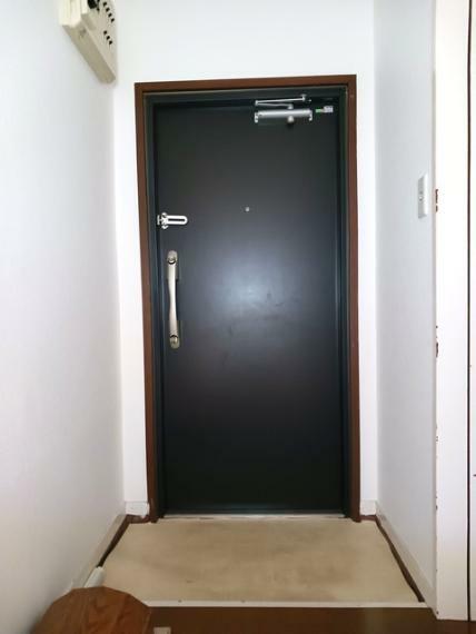 玄関 ダブルロック採用の玄関ドア