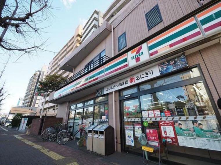 コンビニ セブンイレブン 板橋大原町店　まで約750m