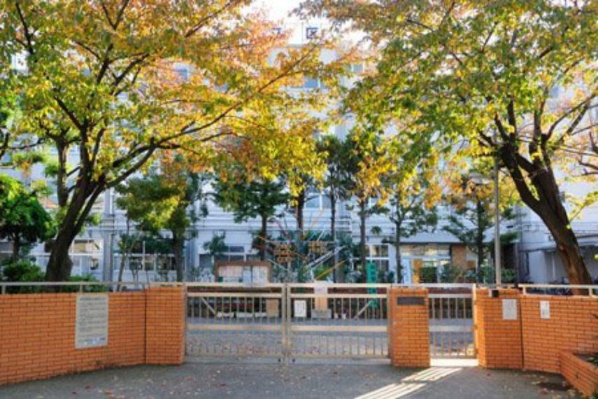 中学校 【中学校】足立区立蒲原中学校まで673m