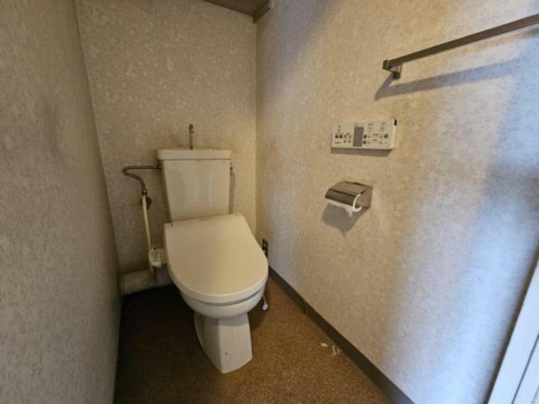 トイレ まだまだ使えます。便座部分のみのリフォームも承ってます！