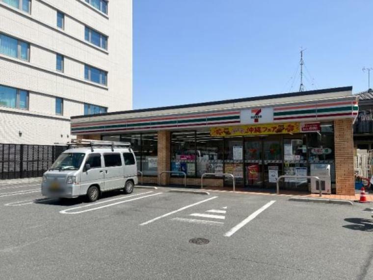 コンビニ セブンイレブン江戸川東小岩4丁目店　358m