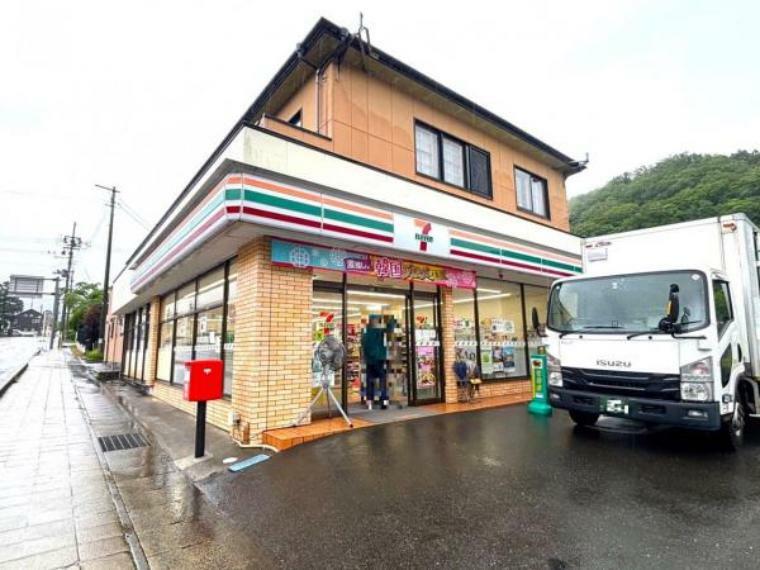 コンビニ セブンイレブン遠刈田温泉店　約4.2km