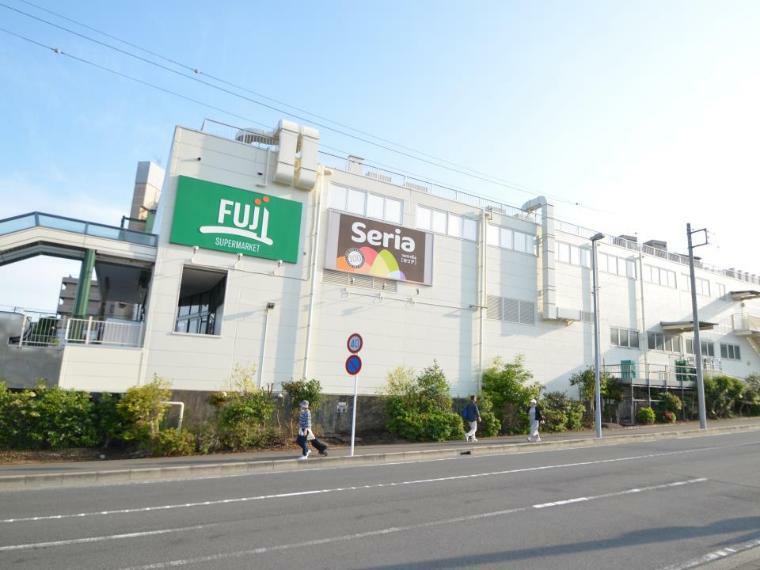 スーパー Fuji 善行店（生鮮食料品を中心として豊富な品揃え、品質鮮度にこだわったお店です。）