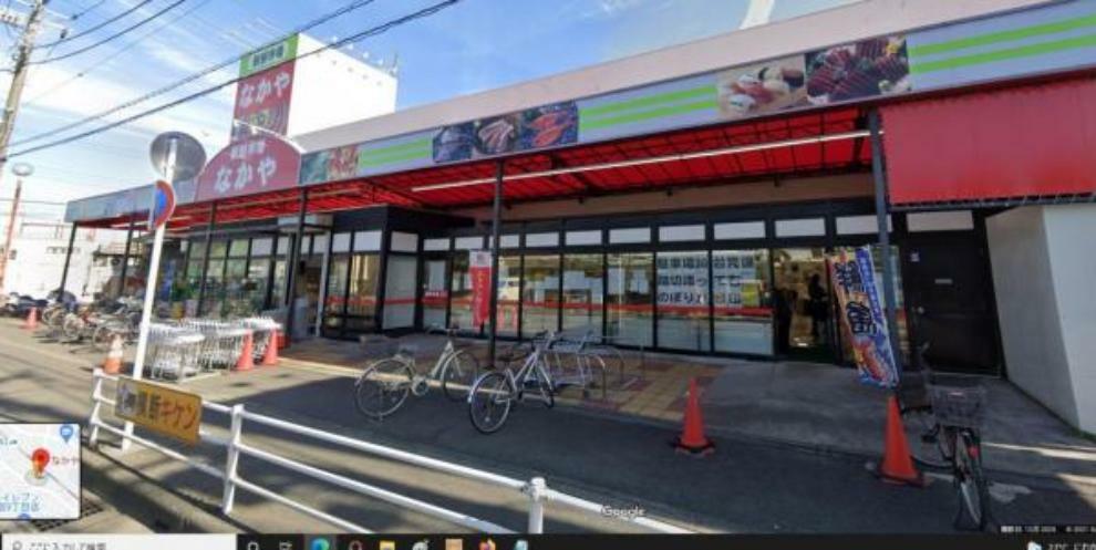 スーパー 【なかや　寒川店】　魚がとにかく美味しいです。値段もそこら辺のスーパーより断然お買い得です。駐車場は踏み切の近くにあります。