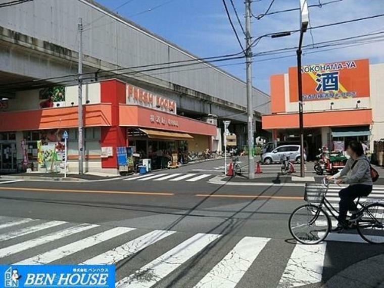 スーパー 横濱屋松見町店 徒歩10分。