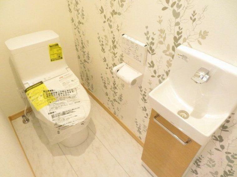 トイレ 可愛い壁紙が魅力です！（2020年9月28日撮影）