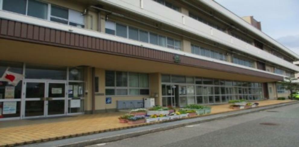 小学校 【小学校】大浦小学校まで1652m