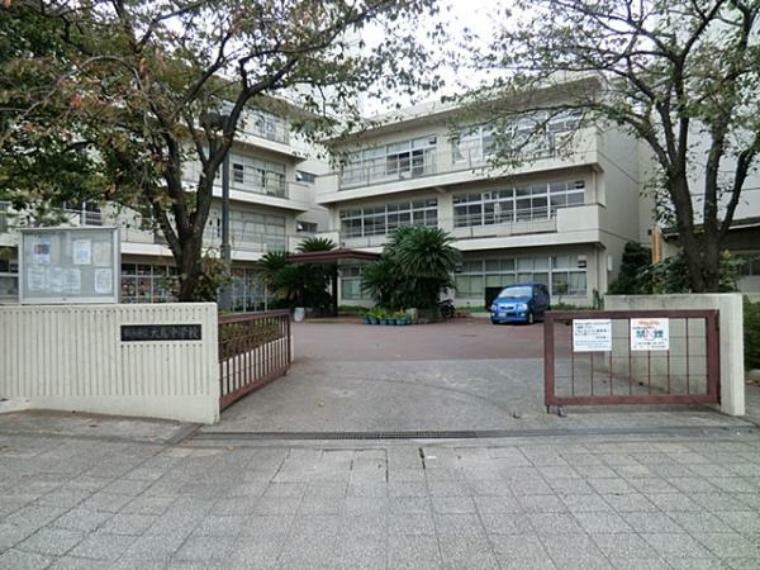 中学校 横浜市立大鳥中学校まで約1300m