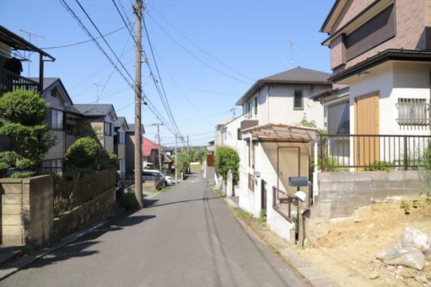 眺望 土地の地勢が高台の場合、景色を綺麗にみることができ、景色にこだわってお家探ししている方におすすめです！また平坦地よりも風通しがいいというメリットがあります。デメリットもあるので是非現地でご確認下さい。