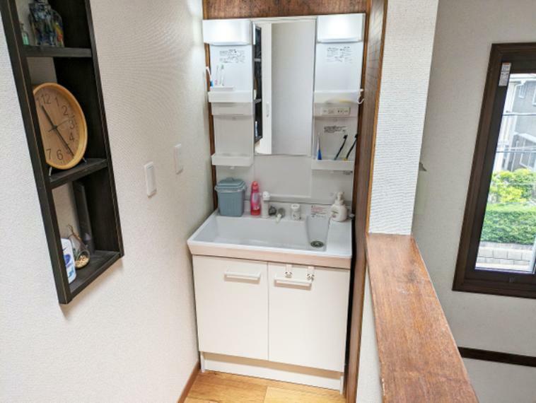 洗面化粧台 【洗面台（2F）】2階にも洗面台があります。