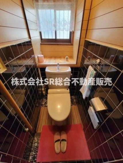 トイレ コンパクトで使いやすいトイレです 温水洗浄便座付きです