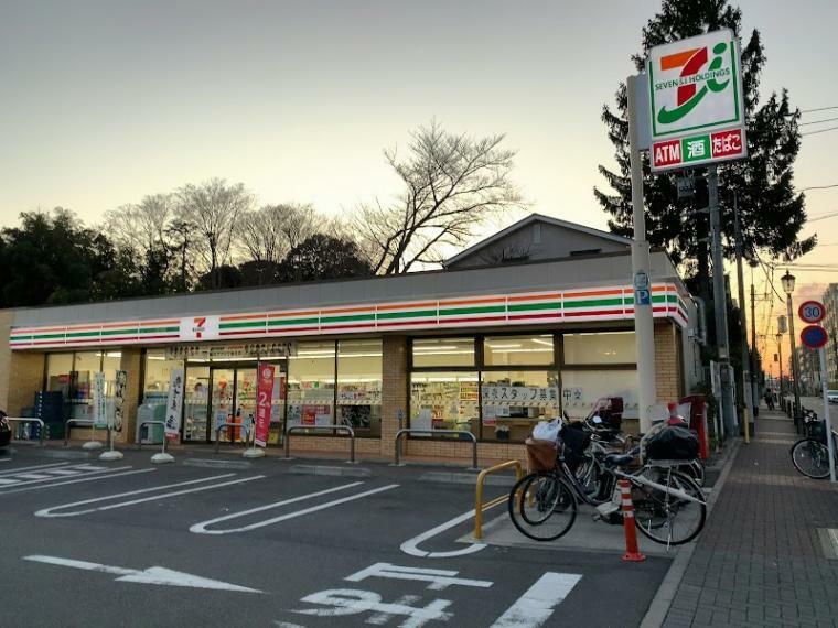 コンビニ セブン-イレブン 練馬中村かしわ公園前店189m