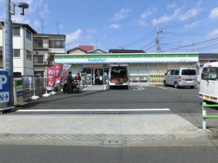 コンビニ ファミリーマート　堀切六丁目店