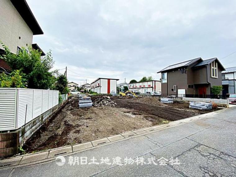 現況外観写真 西武池袋線「武蔵藤沢」駅バス11分の閑静な住宅地に立地。
