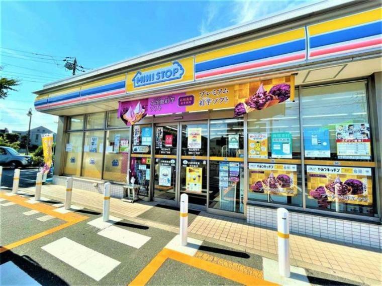 コンビニ ミニストップ宝町2丁目店 徒歩2分。