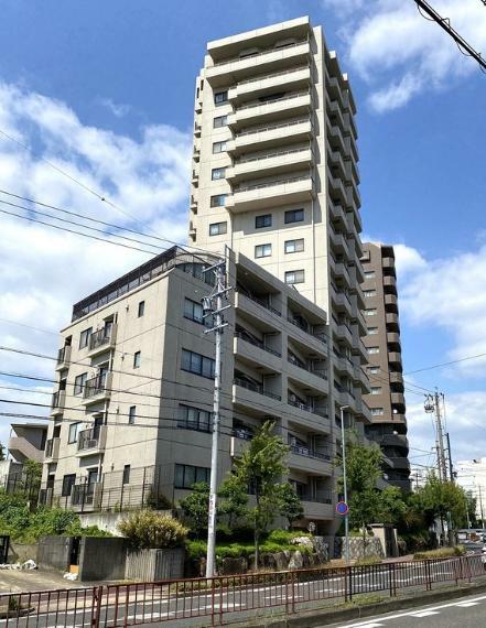 外観写真 SRC造15階建て、総戸数40戸のマンションより、「八事」駅まで徒歩約6分とアクセス便利な立地。