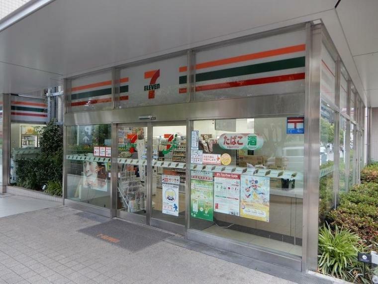 コンビニ セブンイレブン 新宿富久町店