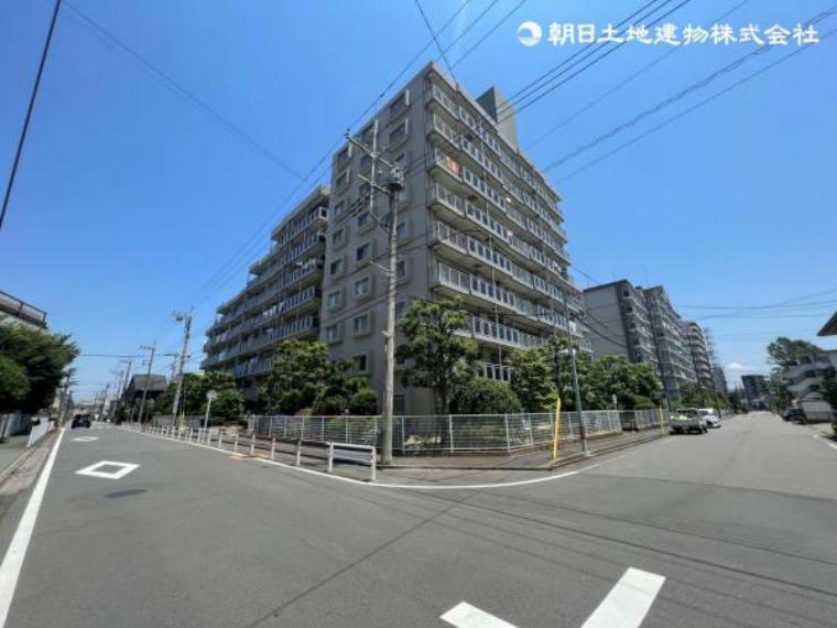 外観写真 「南橋本駅」まで徒歩約8分！総戸数82戸のマンションです。