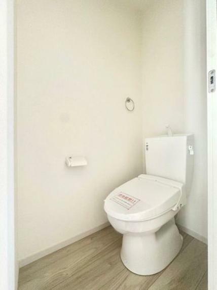 トイレ 1階バスルーム・トイレの独立設計で快適な毎日を過ごしませんか！