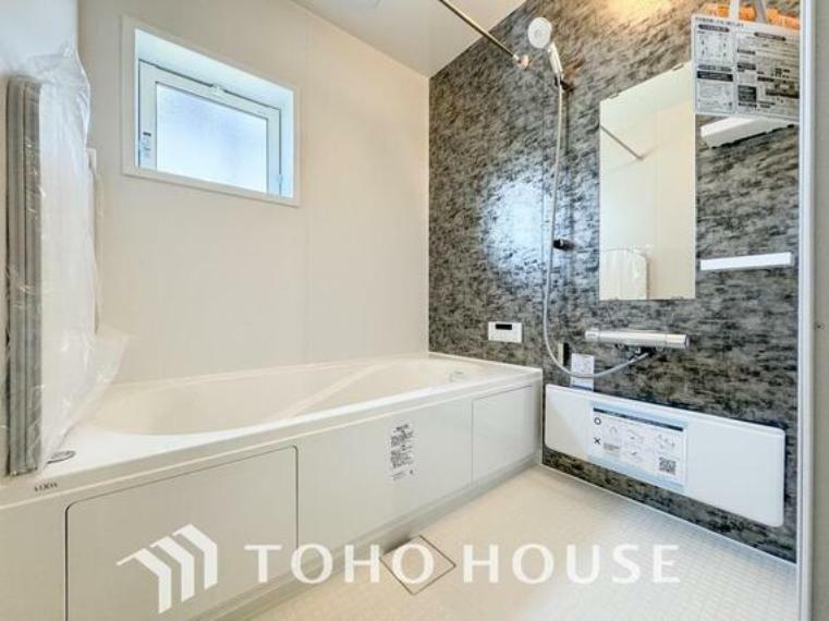 浴室 快適且つ清潔な空間を演出した浴室は一日の疲れを和らげ、心も体もオフになる時間を楽しむことが可能です。