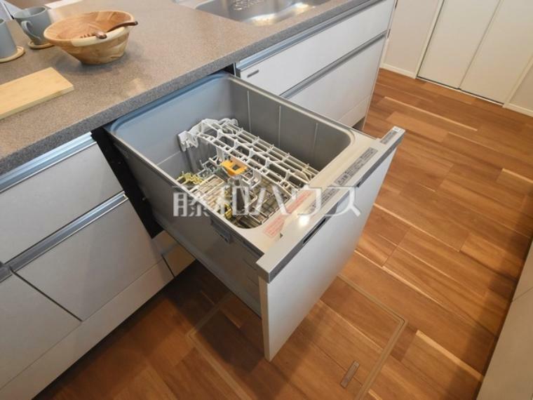 発電・温水設備 食洗機 キッチンには家事時間を短縮する食洗機付き