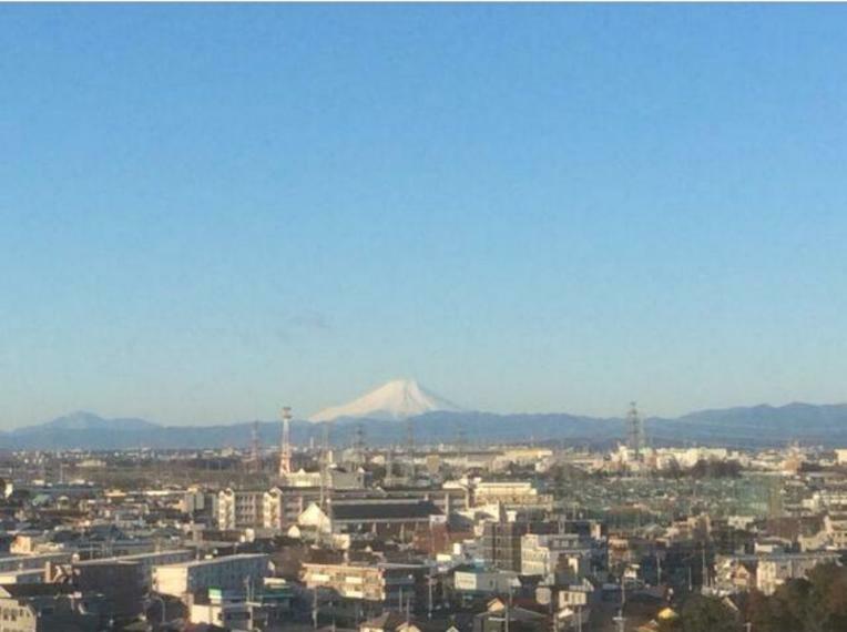 眺望 朝　富士山が望めます（南側LD窓からの眺望）