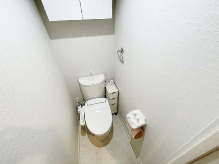 トイレ 白を基調にした空間