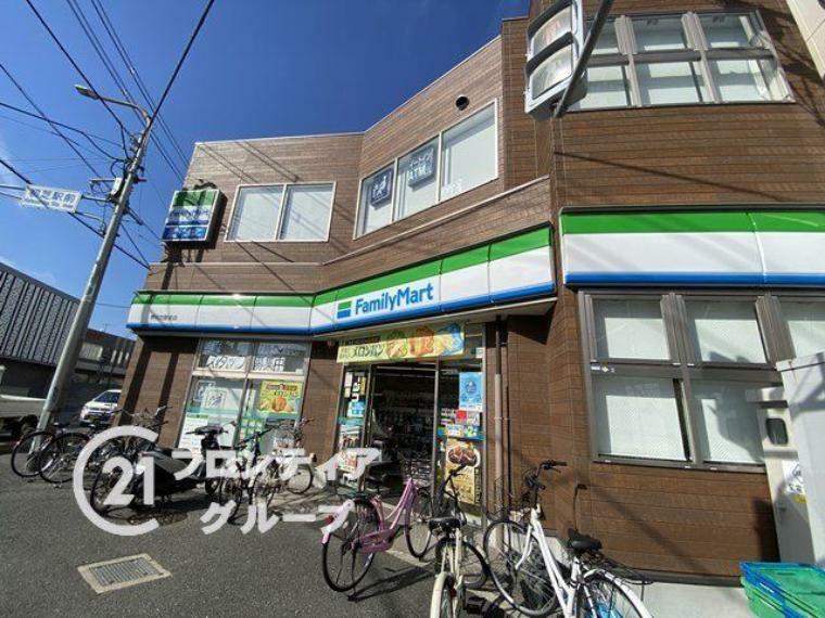 コンビニ ファミリーマート堺日置荘原寺店 徒歩8分。