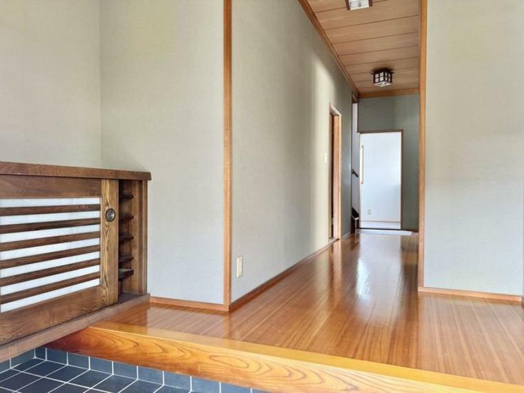 玄関 趣のある玄関！日本家屋の魅力が溢れる空間です！