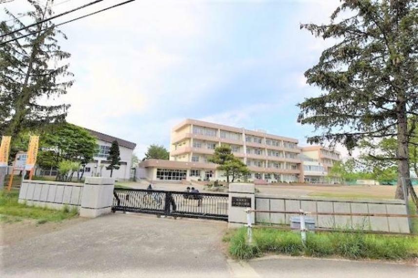 小学校 八乙女小学校　約340m