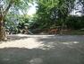 公園 松見台公園（敷地内の高低差を利用した遊び場などもあり、わんぱくキッズが存分に遊べそうな公園です。）