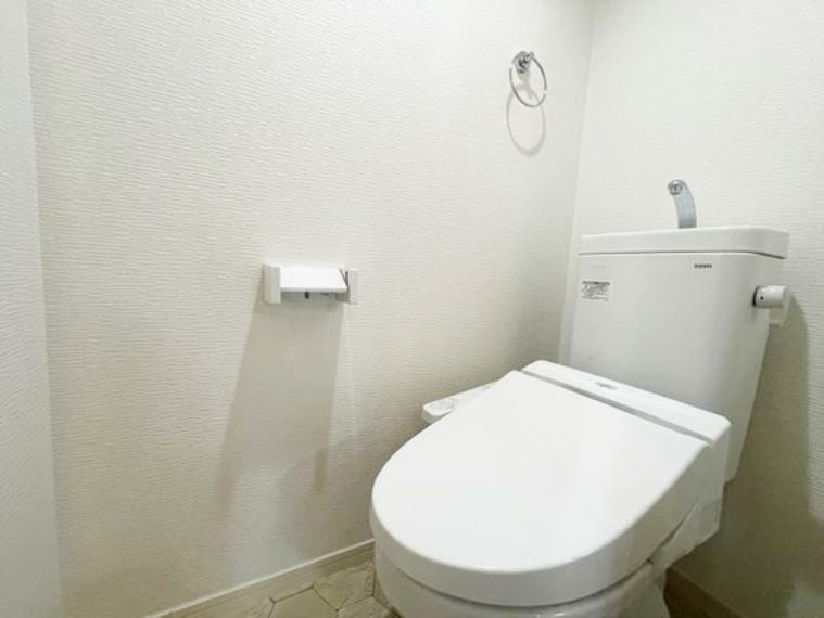 トイレ 毎日使う場所だからこそ使い勝手を考慮。落ち着いた雰囲気のリラックス空間です。