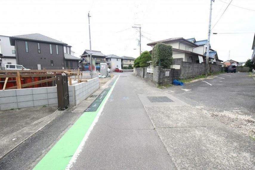 現況写真 前面道路含む現地写真