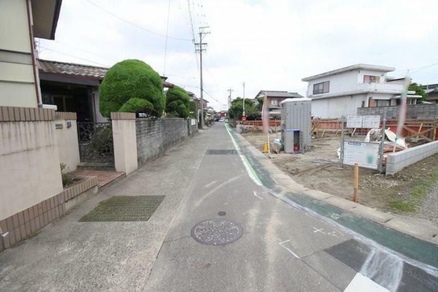 現況写真 前面道路含む現地写真