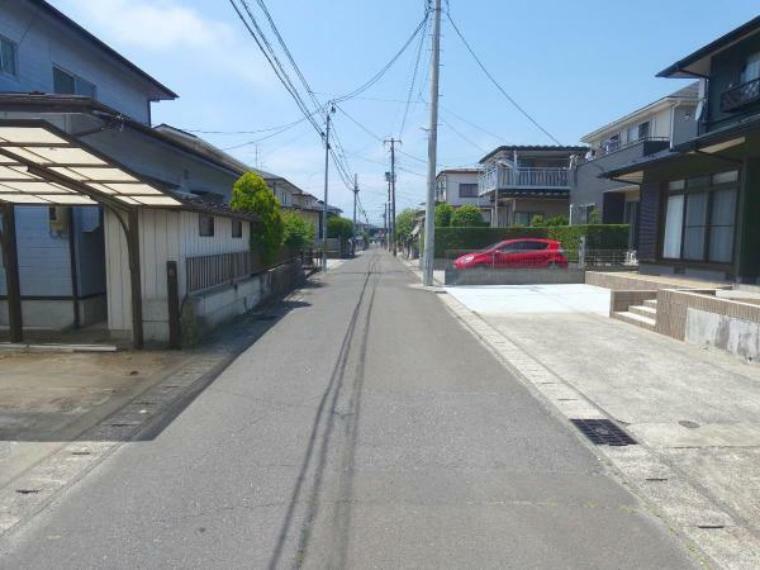 現況写真 前面道路を含めた現地写真です。