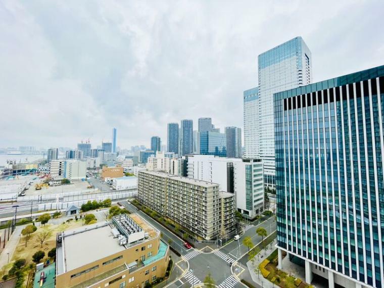 眺望 西向きのお部屋になります。東京湾の一部を望むアーバンビューです。