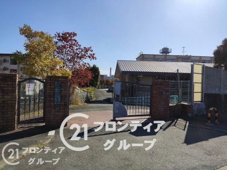 小学校 京都市立石田小学校 徒歩9分。