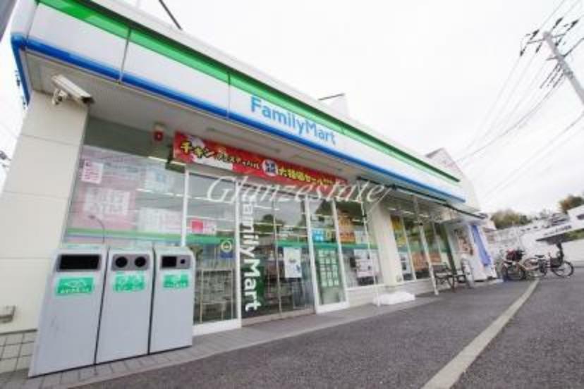 コンビニ ファミリーマート 横浜子安通三丁目店