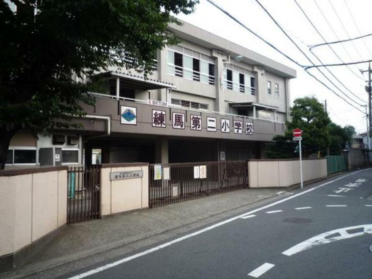 小学校 練馬区立練馬第二小学校　徒歩6分