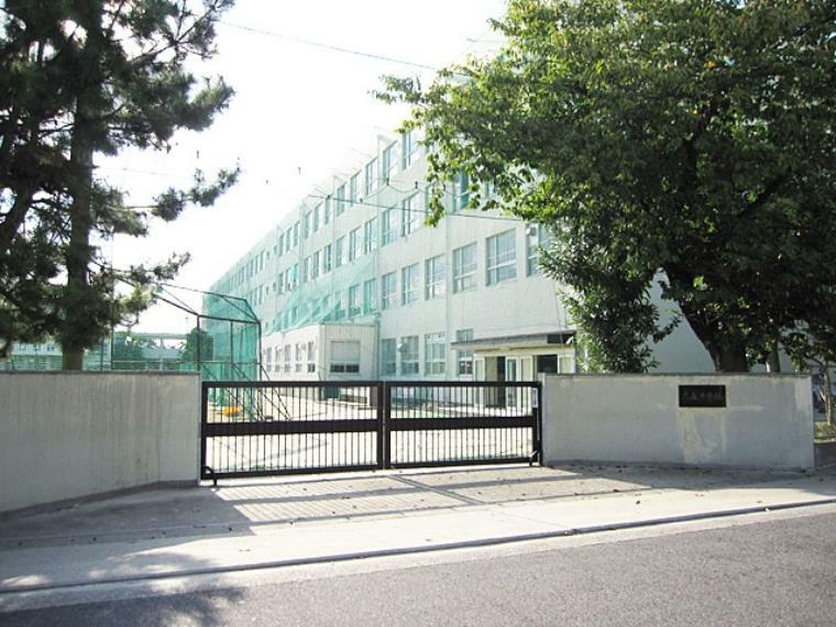 中学校 名古屋市立大森中学校