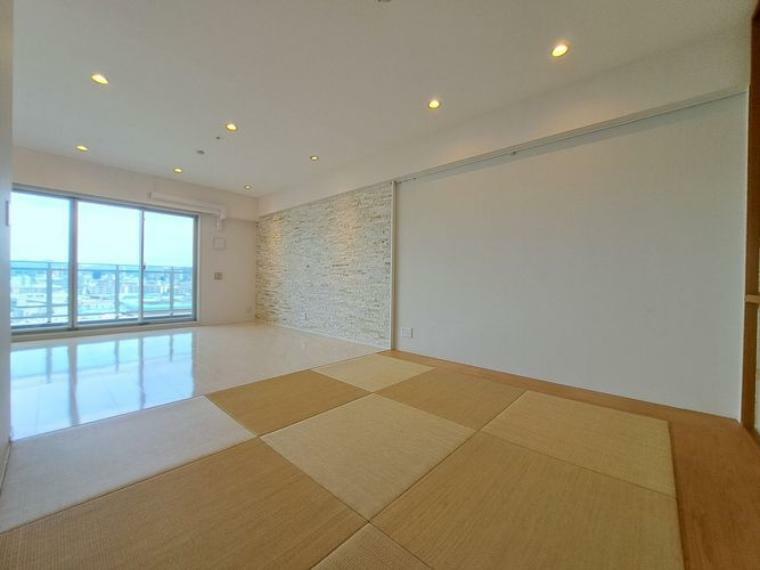 子供部屋 琉球畳を使用した、押入れ収納もスペース広く確保した和室です。