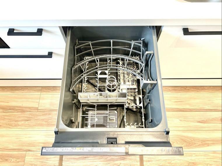 キッチンワークを軽減してくれる食洗機付きのシステムキッチン