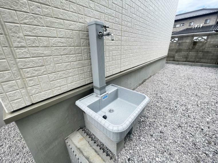 現況写真 外水栓があると、庭のお手入れやちょっとした手洗い・洗車に便利です！