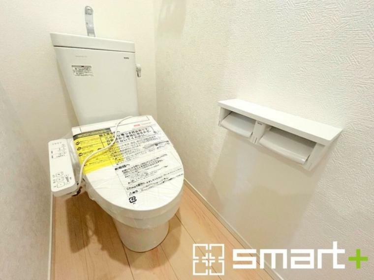 トイレ ～やはり便利なタンク式トイレ～ ・最近はタンクレストイレもございますが、タンク式の場合は停電時もお水を流すことが可能。 ・故障時なども比較的費用が安くなるなど、メリットが多くなります。