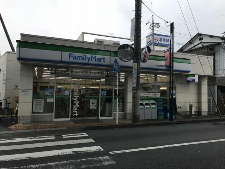 コンビニ ファミリーマート　大和田駅前店