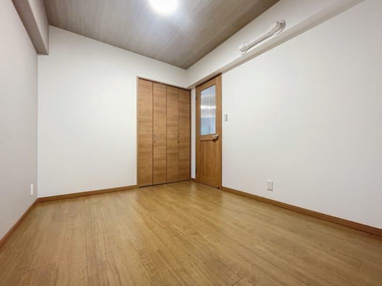 洋室 「全居室フローリング仕様」お掃除のしやすいフローリング仕様の住戸です。